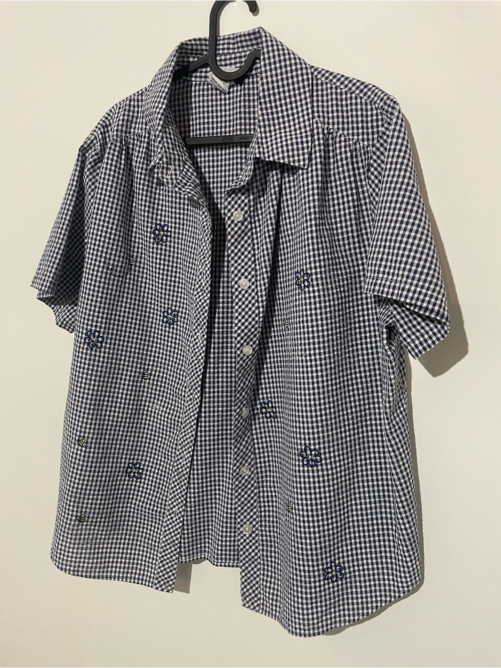 Women’s Navy and White Gingham Short-Sleeve Button-Up Shirt with Bee
